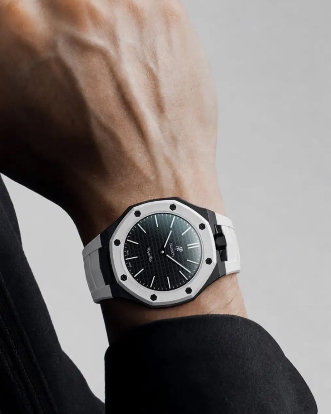 Swatch 与 Audemars Piguet 联名腕表系列“Royal Pop”即将发售